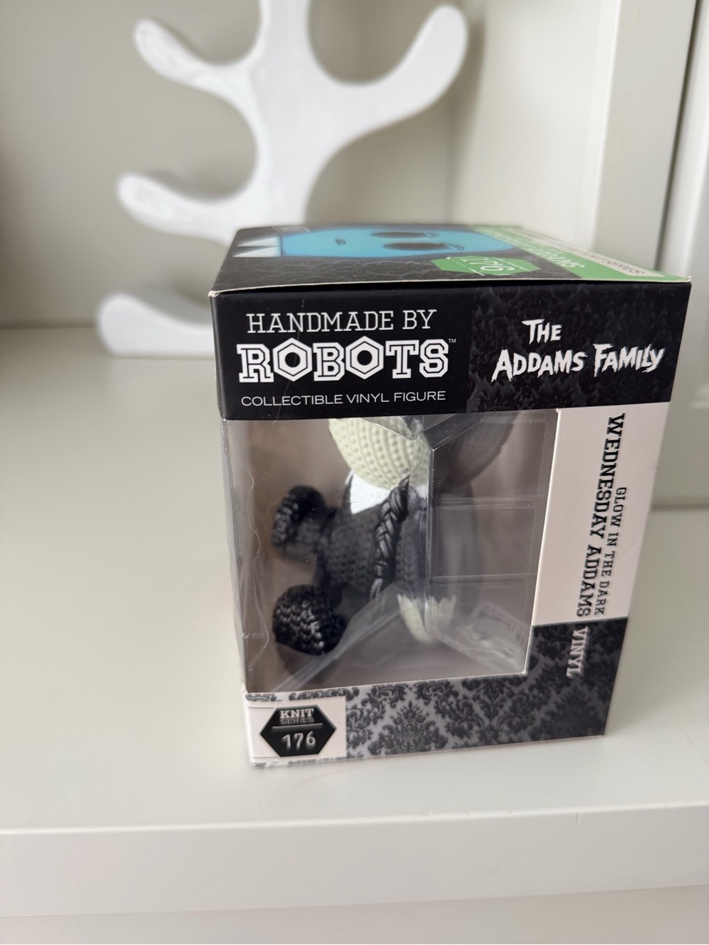 Wednesday Addams Handmade by Robots Full SZ Vinyl Figure Fan Expo Exclusive NEW - Picture 7 of 10